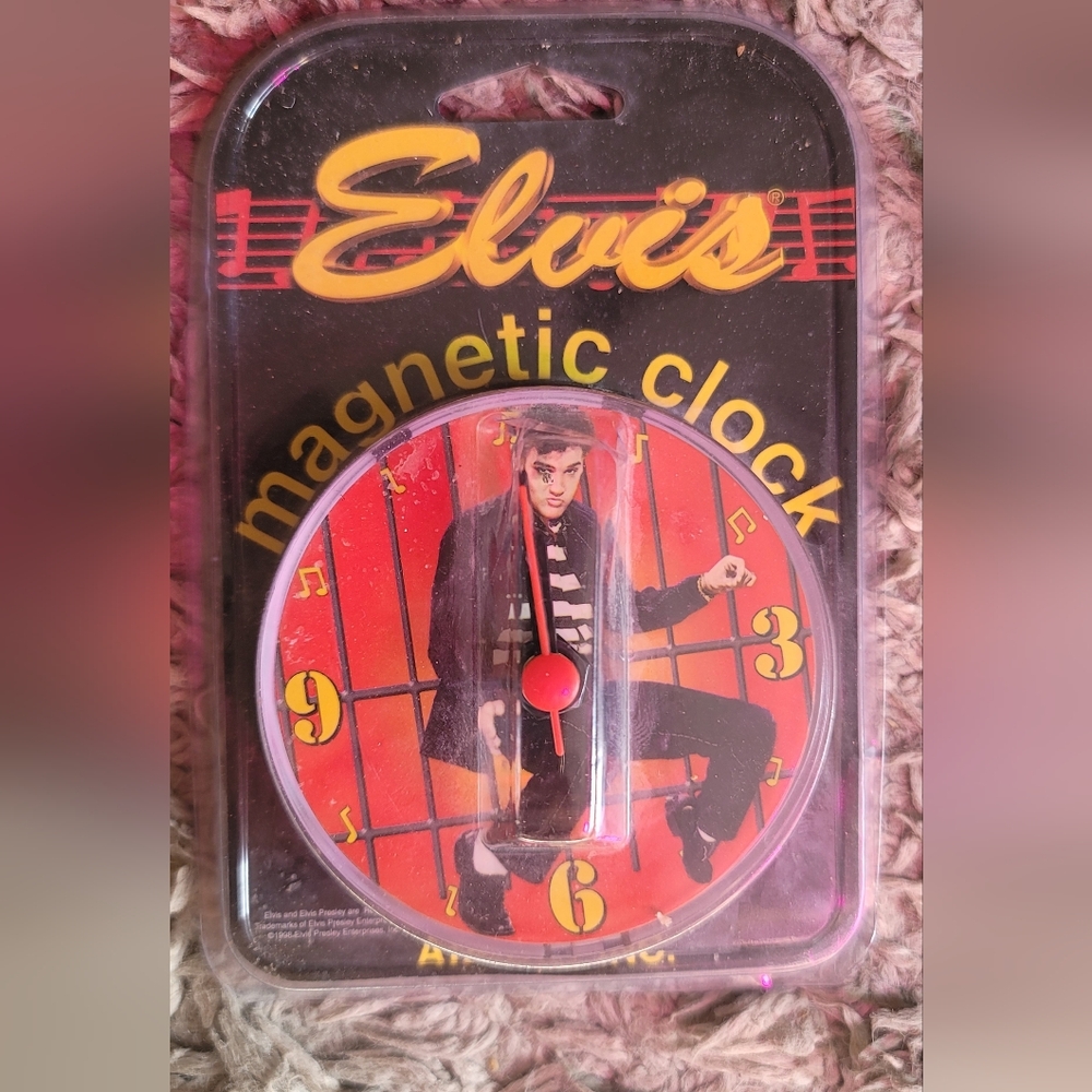 Elvis Magnetic Clock